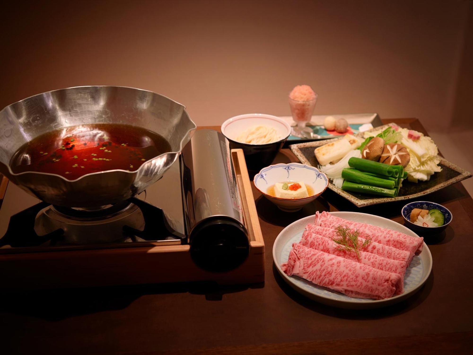 京都祗园塞莱斯廷酒店 外观 照片 A set of dishes prepared for a hot pot